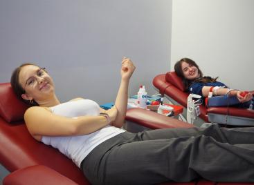 14.07.2025 - przyjaciółki Anna i Zuzanna podczas wakacji po raz pierwszy oddały krew