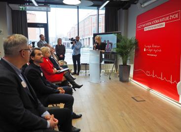 24.11.2025 r. Obchody Dni Honorowego Krwiodawstwa PCK – wręczenie odznak HDK-ZdZN w Urban Lab Racibórz